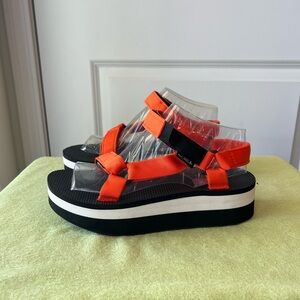 Teva Platform Sport Sandals. Size 9